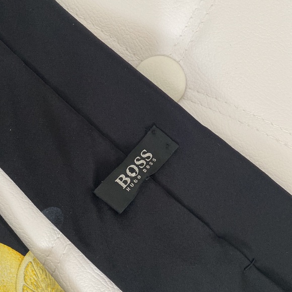 Hugo boss necktie - Picture 4 of 4